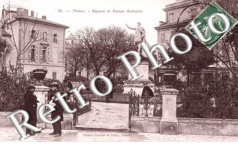 square et statue antonin