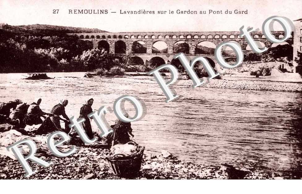LAVANDIERES SUR LE GARDON