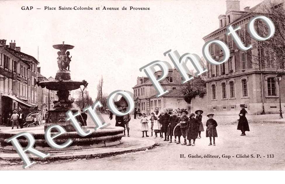 place Sainte-Colombe et avenue de Provence