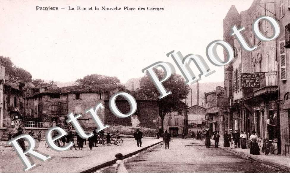 la rue et la nouvelle place des Carmes