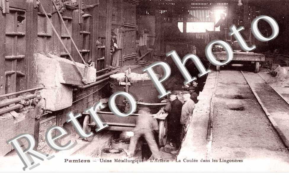 usine metallurgique, l&#039;acierie, la coulee dans les lingotieres