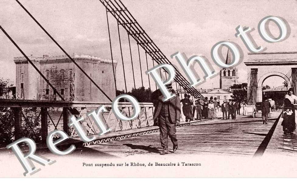 pont suspendu sur le rhone de beaucaire a tarascon