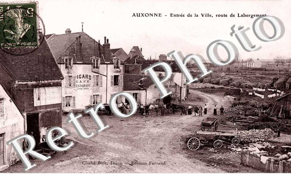 entree de la ville , route de Labergement