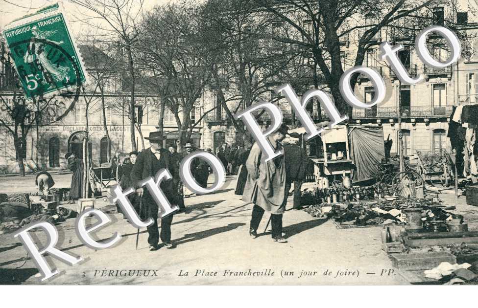La Place Francheville un jour de Foire