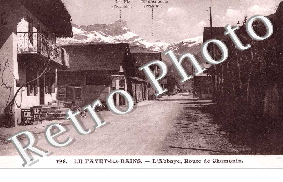 Le Fayet. L'Abbaye, Route de Chamonix