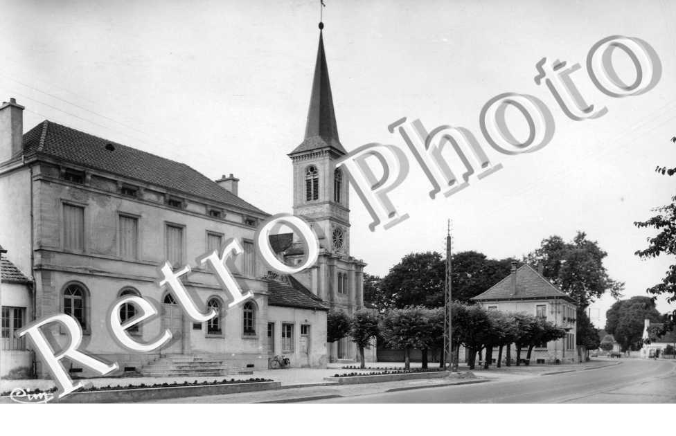 Hôtel de Ville, Eglise et Poste
