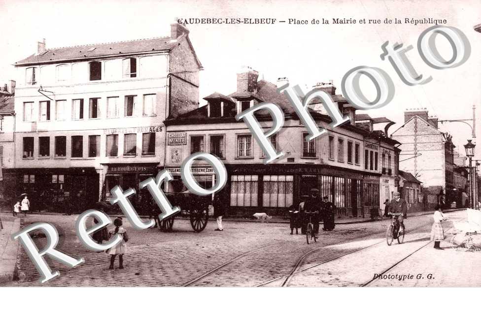 Place de la Mairie et rue de la République