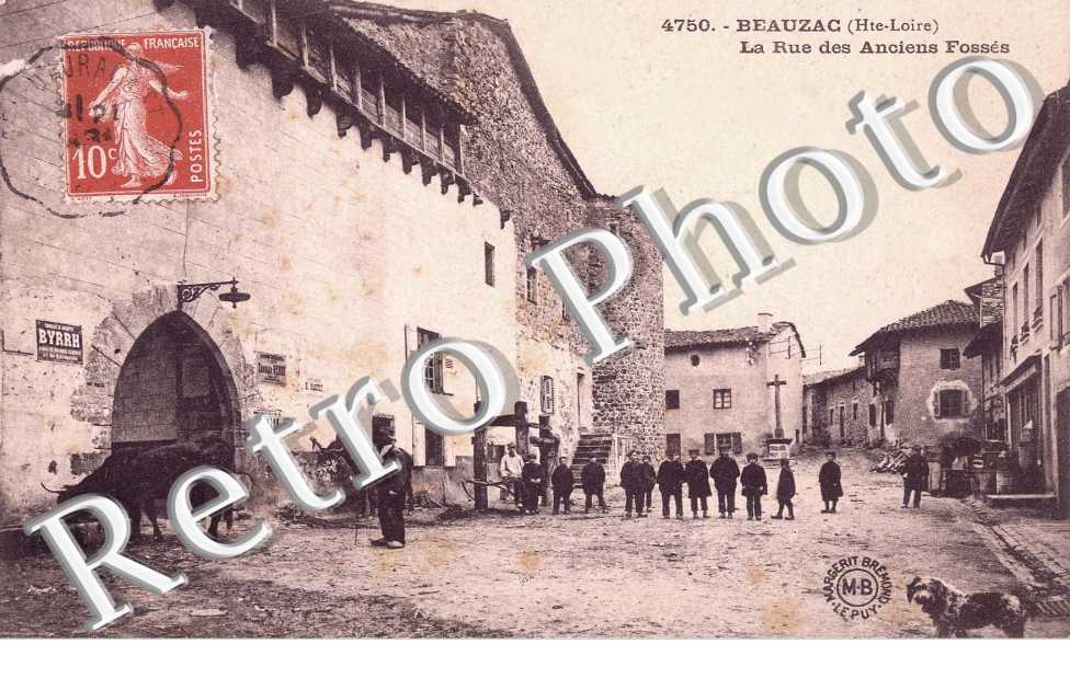 LA RUE DES ANCIENS FOSSES