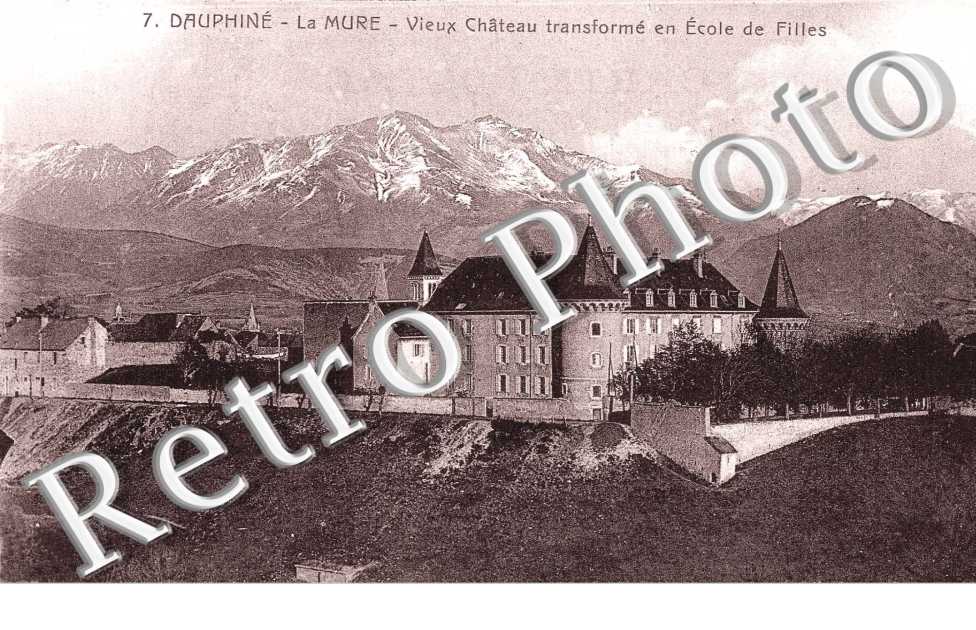 Vieux Chateau transforme en Ecole de Filles