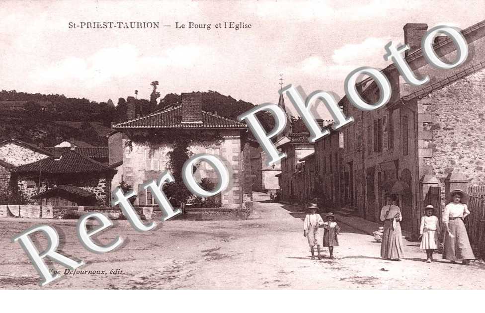 Le bourg et l&#039;eglise