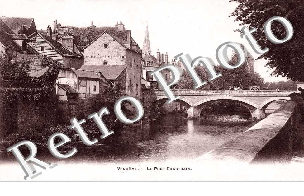LE PONT CHARTRAIN