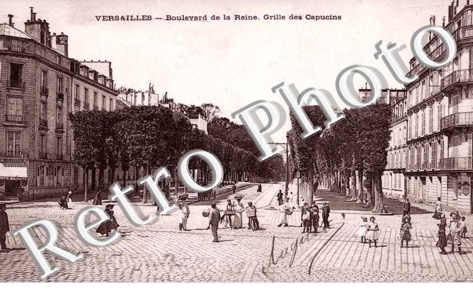 Boulevard de la Reine - Grille des Capucins