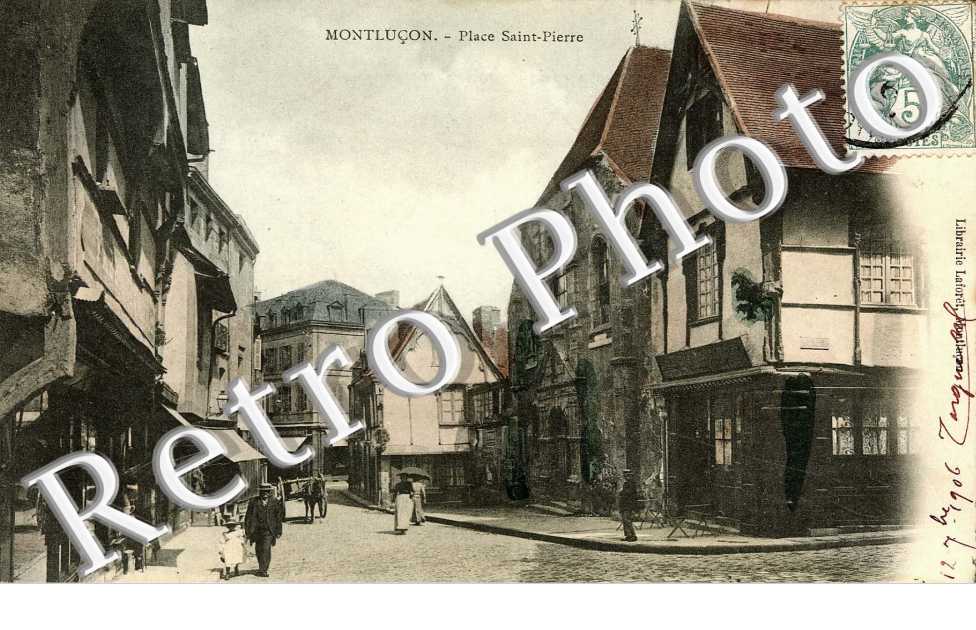PLACE SAINT PIERRE