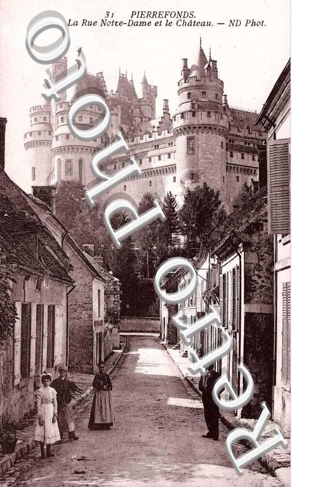 la rue Notre-Dame et le chateau
