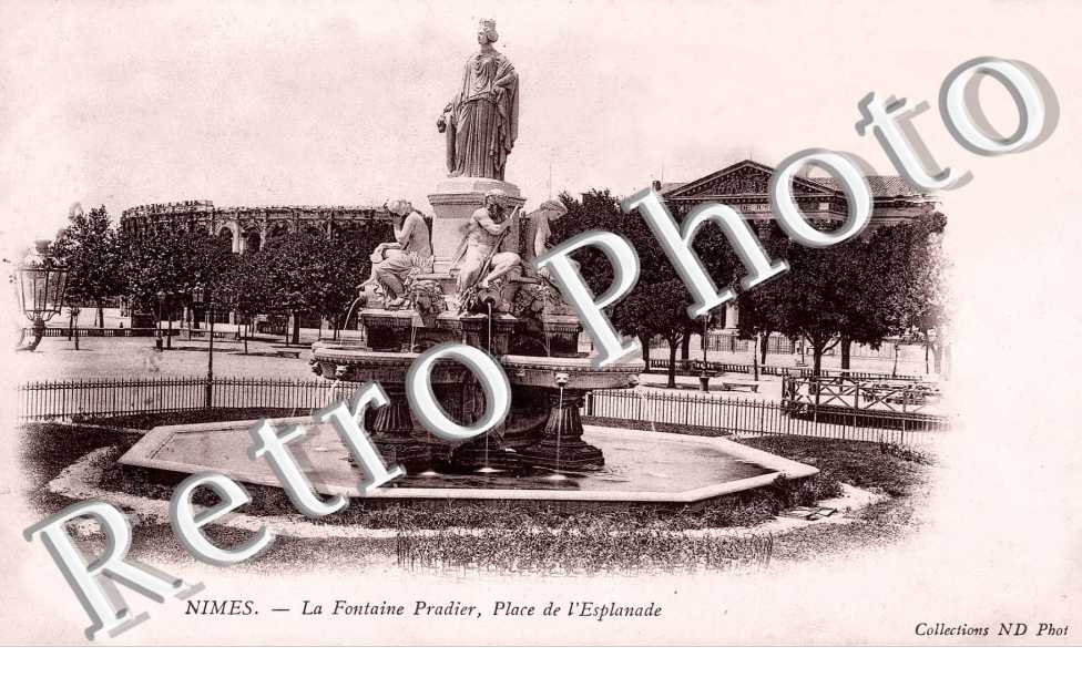 la fontaine Pradier, place de l'esplanade