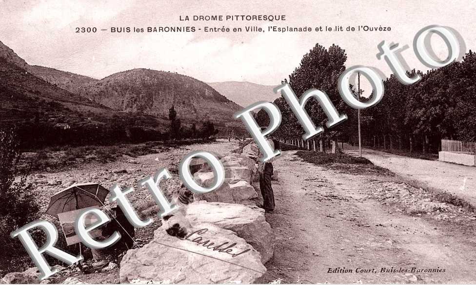 entree en Ville , l´esplanade et le lit de l´Ouveze