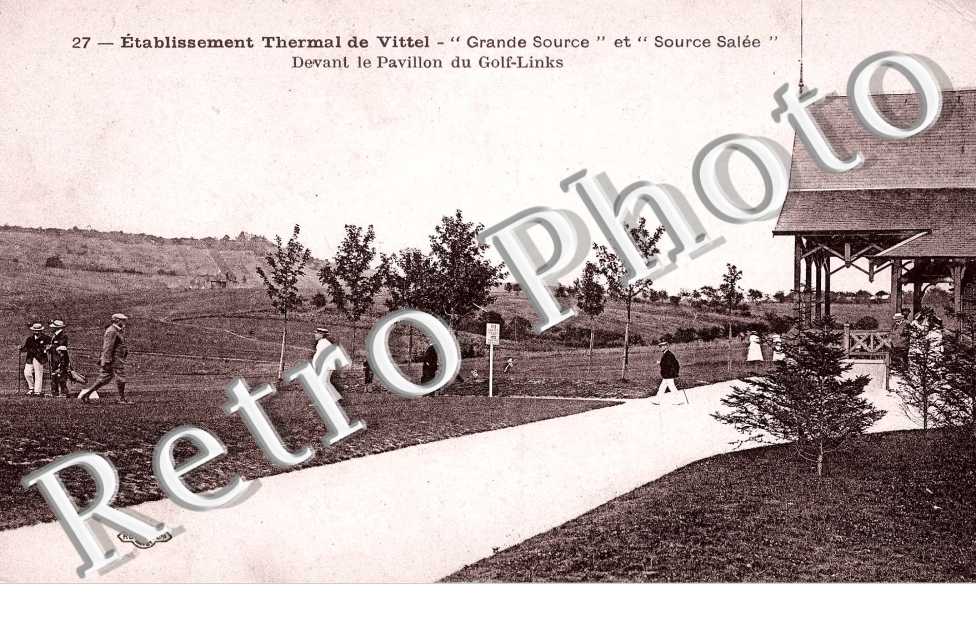 devant le pavillon du golf links