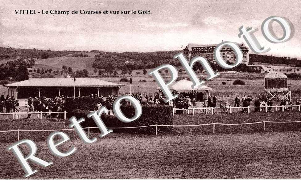 Le Champ de Courses et vue sur le Golf