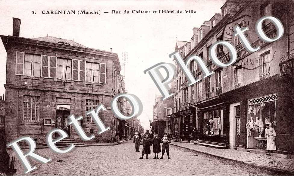 rue du Chateau et l&#039;hotel de ville