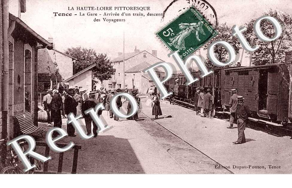 la gare, arrivee d&#039;un train descente des voyageurs