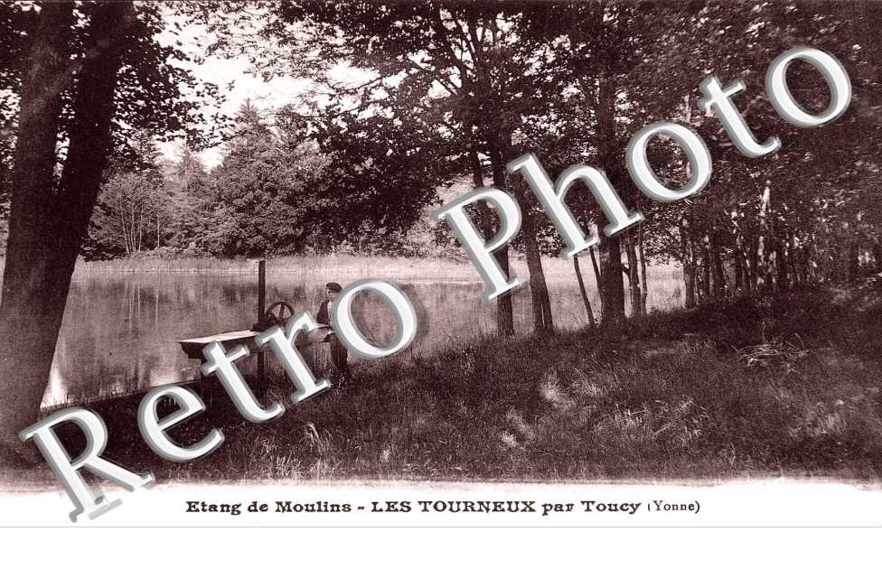 LES TOURNEUX