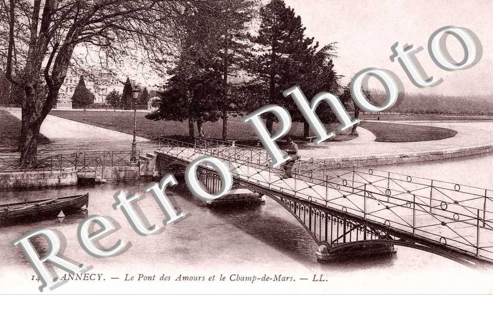 le pont des Amours et le champ de Mars