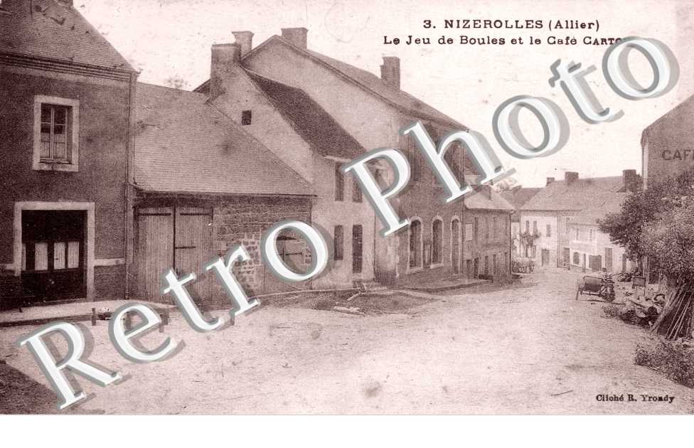 Jeu de Boules et le Cafe Carton