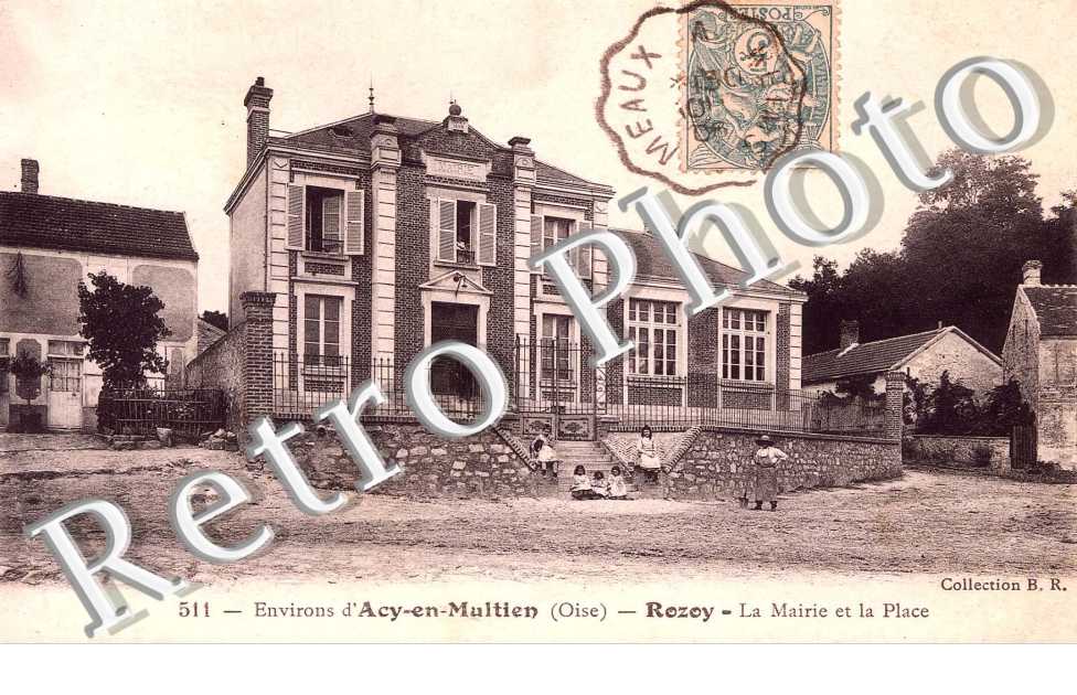 LA MAIRIE ET LA PLACE