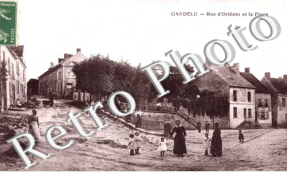 Rue d&#039;Orleans et la place