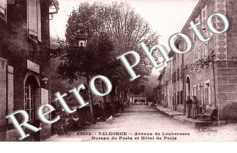 Avenue de Lonbaresse, Bureau de Poste et Hotel de Paris