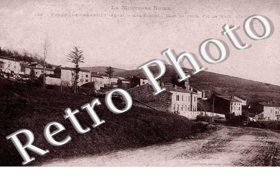 les ecoles - dans le fond, Pic de Noire