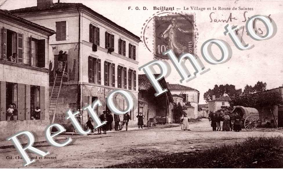 BEILLANT -  LE VILLAGE ET LA ROUTE DE SAINTES