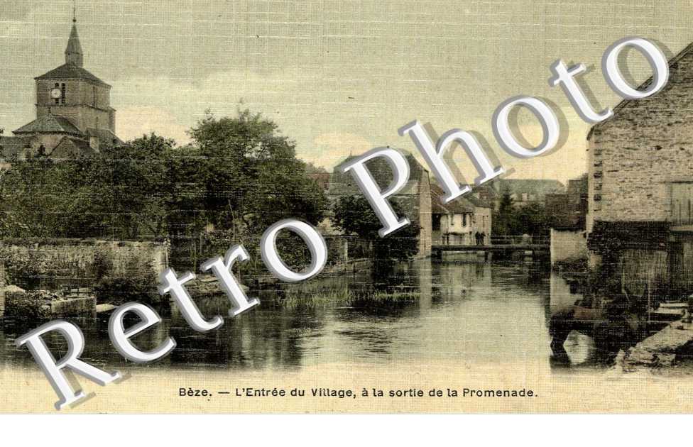 entree du village , a la sortie de la promenade