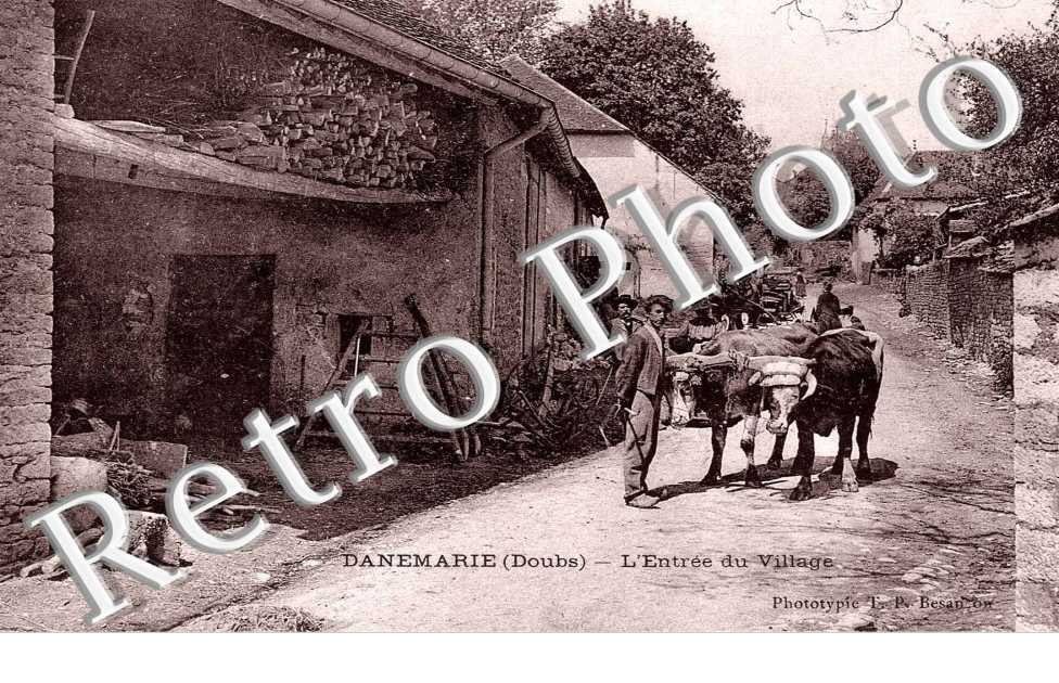 l&#039;entree du village