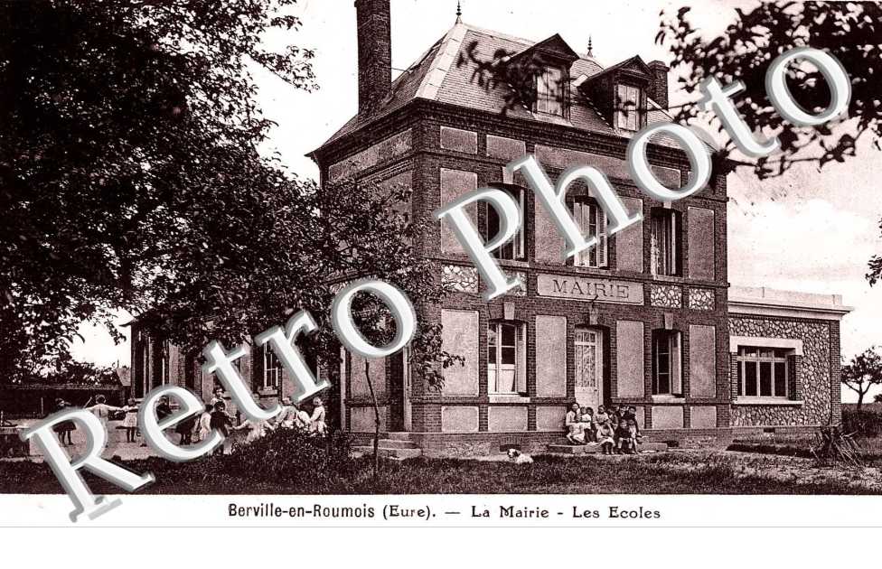 La mairie et les ecoles
