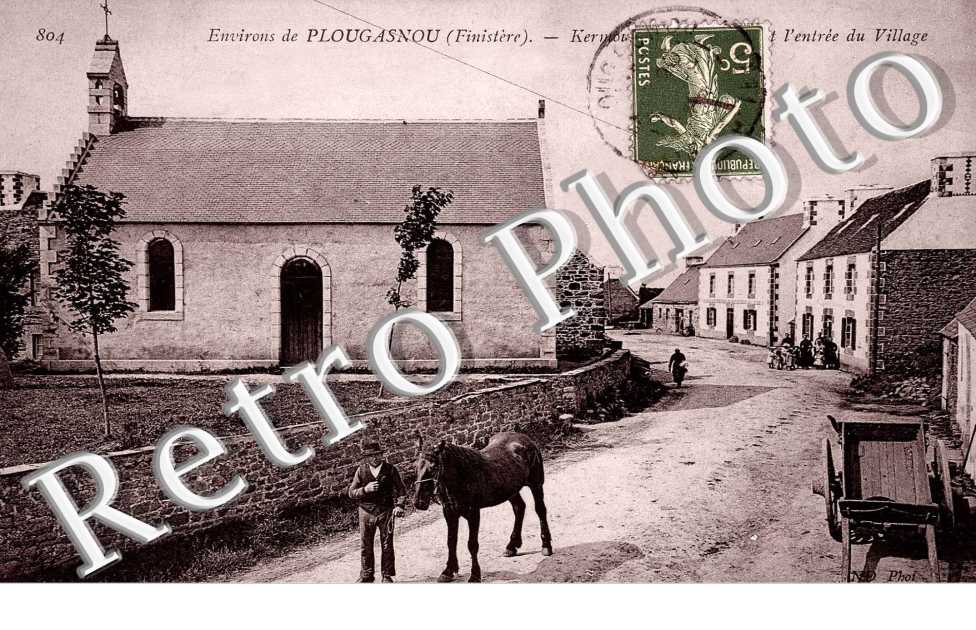 KERMOUSTER  -  L&#039;Entree du Village