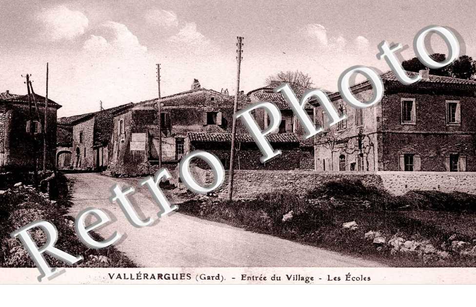 Entree du village - les ecoles