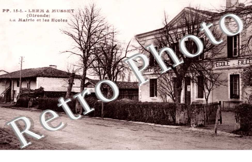 La mairie et les ecoles