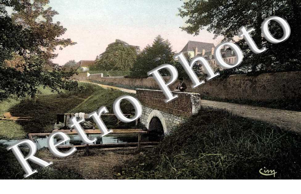 Femmes lavant le linge sous le pont