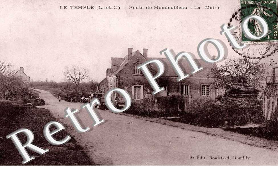 route de Mondoubleau  La mairie