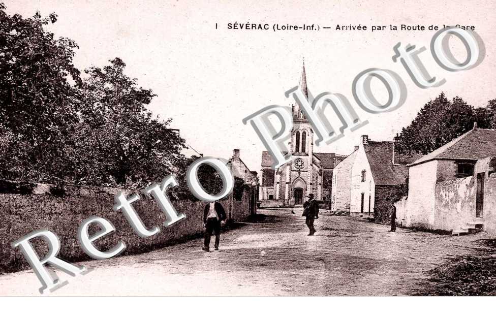 Arrivee par la route de la gare