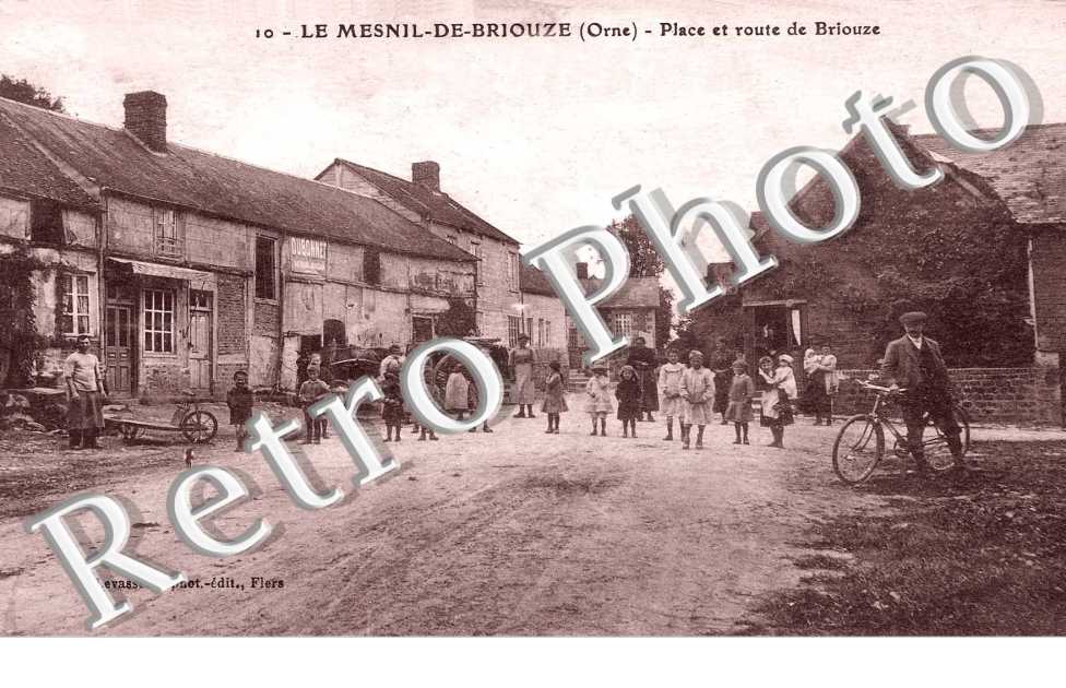 PLACE ET ROUTE DE BRIOUZE