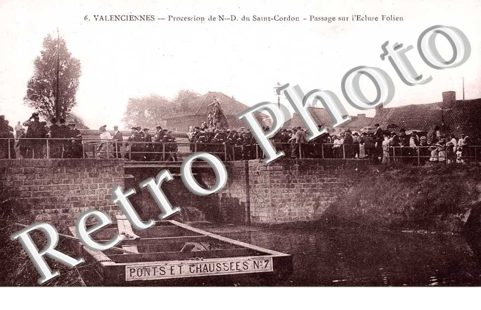 procession de N D du Saint Cordon