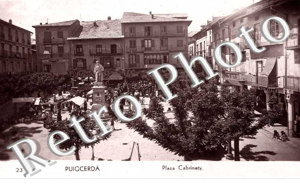 Estatua y plaza de Cabrinety