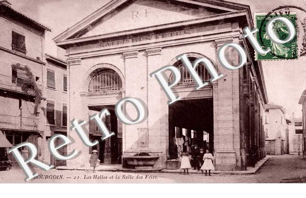 les halles et la salle des fetes