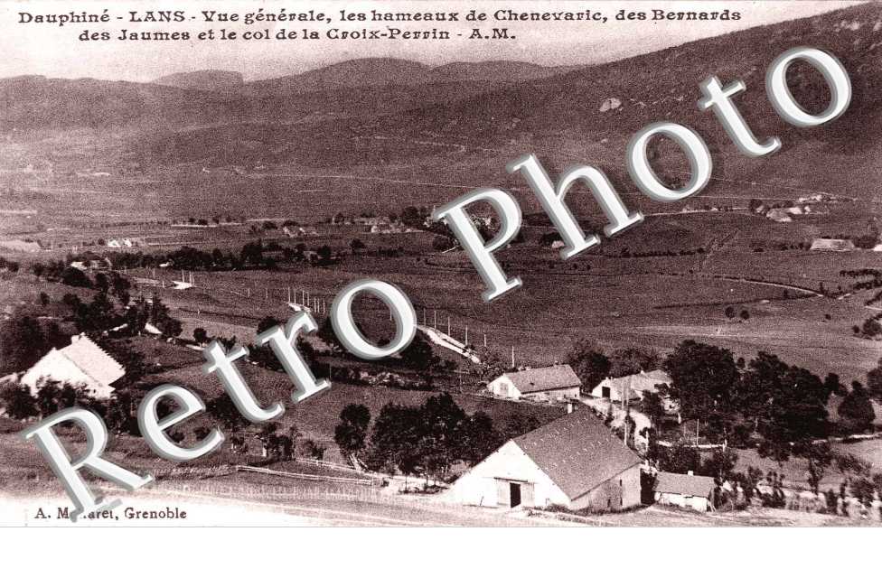 Vue generale les hameaux de Chenevaric, des Bernards des Jaumes et le col de la Croix Perrin