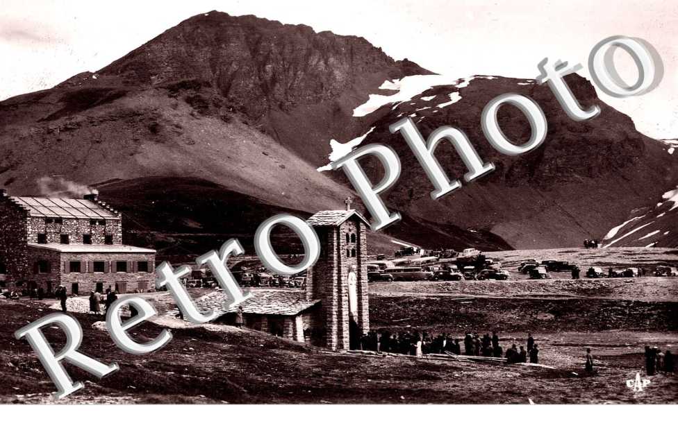 Col de l&#039;Iseran, le Chalet Hotel et Chapelle Notre Dame de l&#039;Iseran