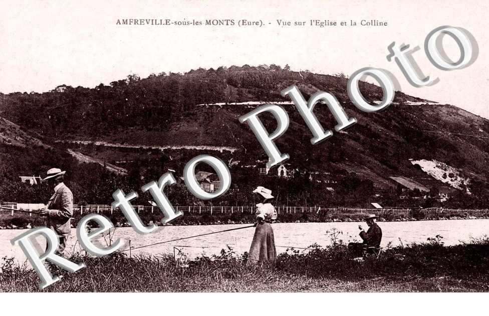Vue sur l'eglise et la Colline