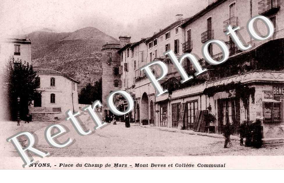 Place du Champ de Mars  - Mont Deves et college communal