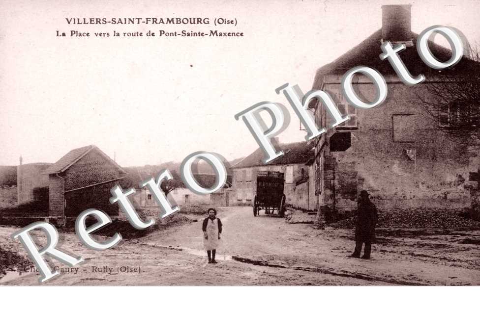 La place vers la route de Pont Sainte Maxence
